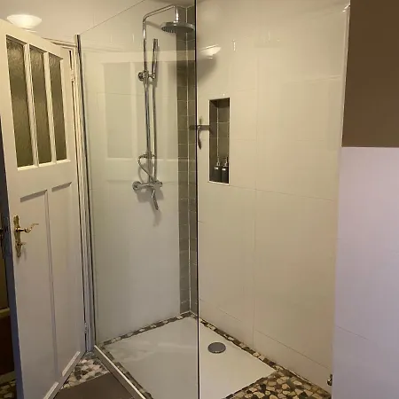 ベッド・アンド・ブレックファスト Agapanthus